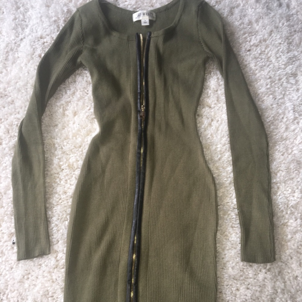 Green full front zipper fitted dress